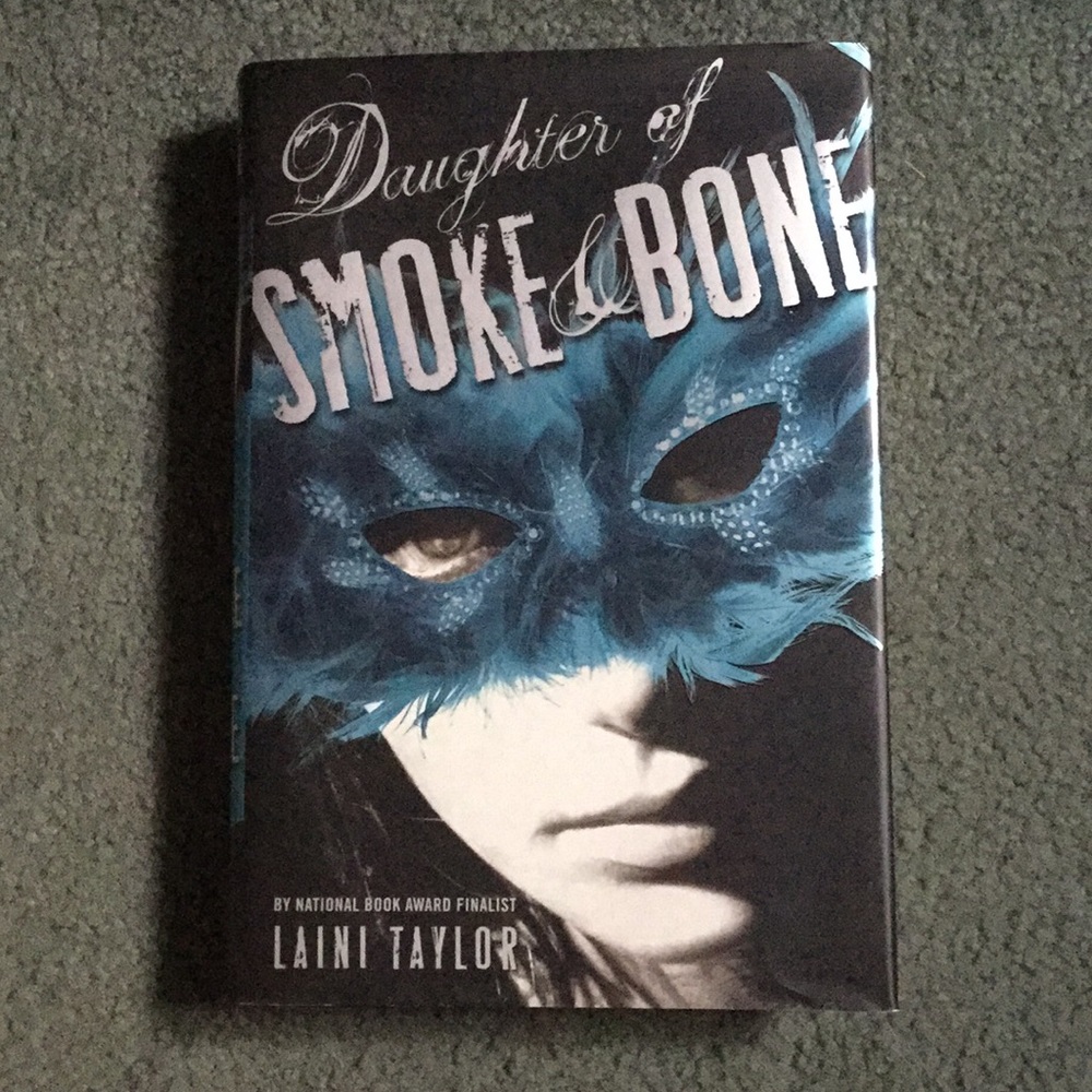 Daughter of Smoke and Bone Book